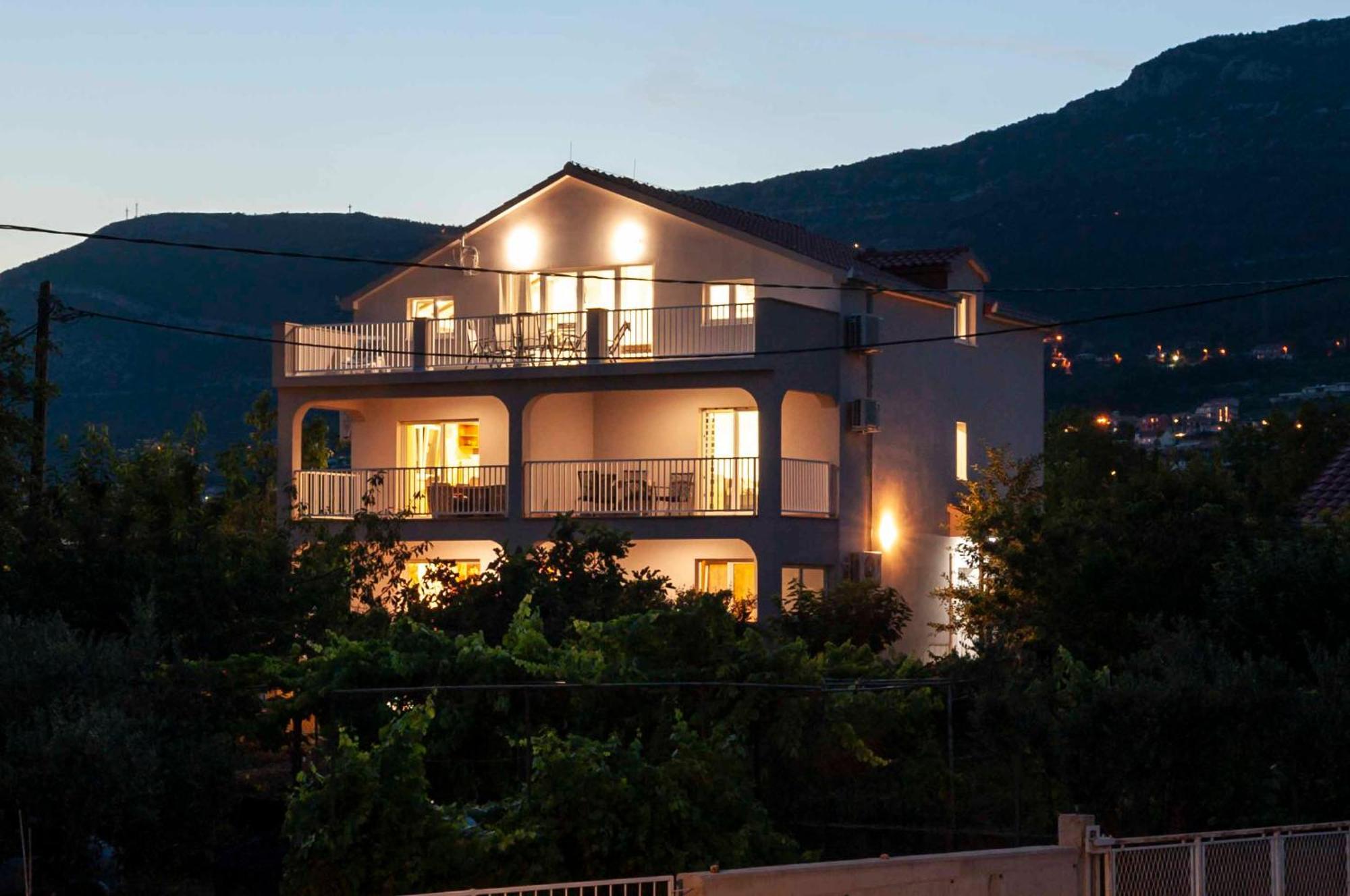 Apartment Sunshine, Sunrise, Sunset Kaštela Εξωτερικό φωτογραφία